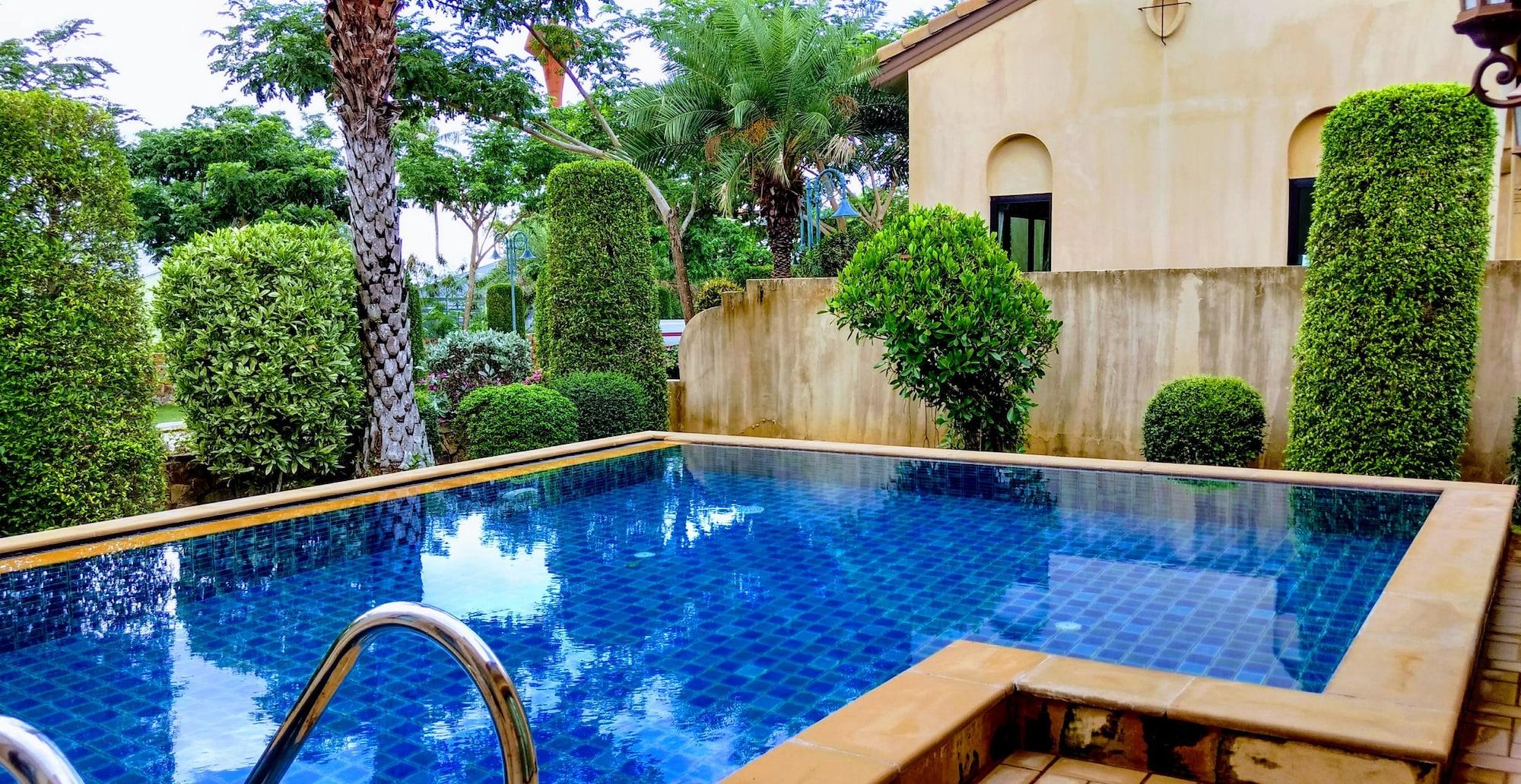 Chivani Pattaya Exterior photo