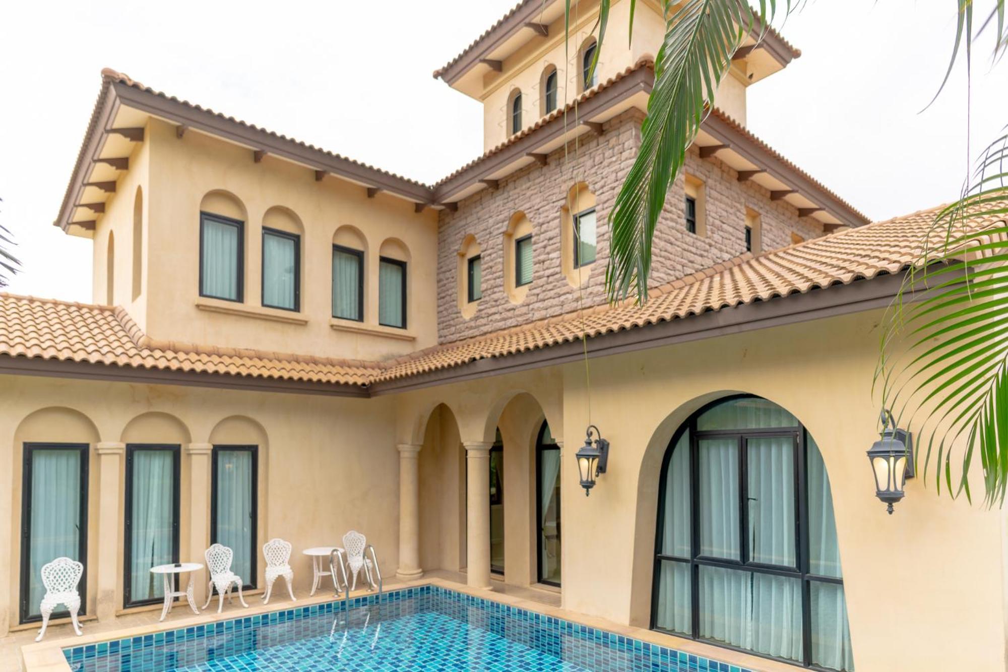 Chivani Pattaya Exterior photo